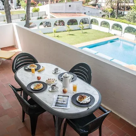 Ferienhaus 2 Bedroom In With Balcony, Pool And Wi-fi By Centralgarve