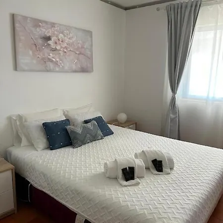 2 Bedroom In With Balcony, Pool And Wi-fi By Centralgarve Holiday home *