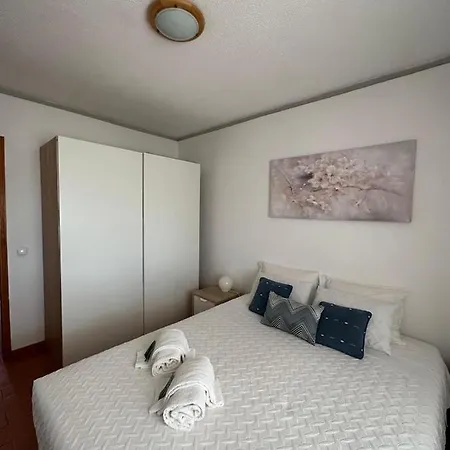 2 Bedroom In With Balcony, Pool And Wi-fi By Centralgarve