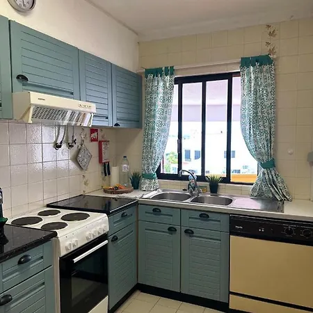 2 Bedroom In With Balcony, Pool And Wi-fi By Centralgarve Holiday home *