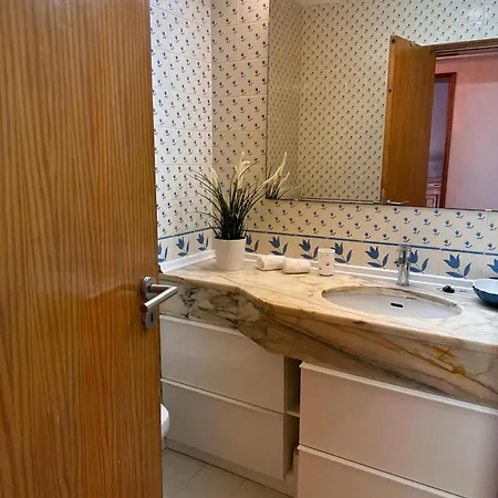 2 Bedroom In With Balcony, Pool And Wi-fi By Centralgarve * Quarteira